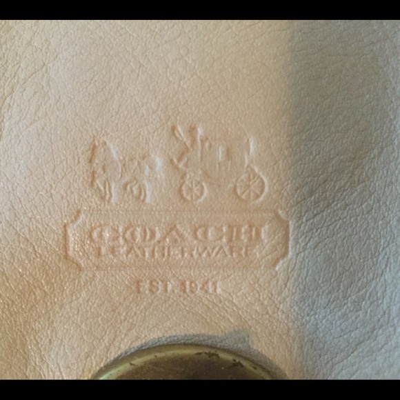 ❤️SOLD❤️COACH Cream CrossBody Leather Bag Zip Clos - Picture 3 of 8